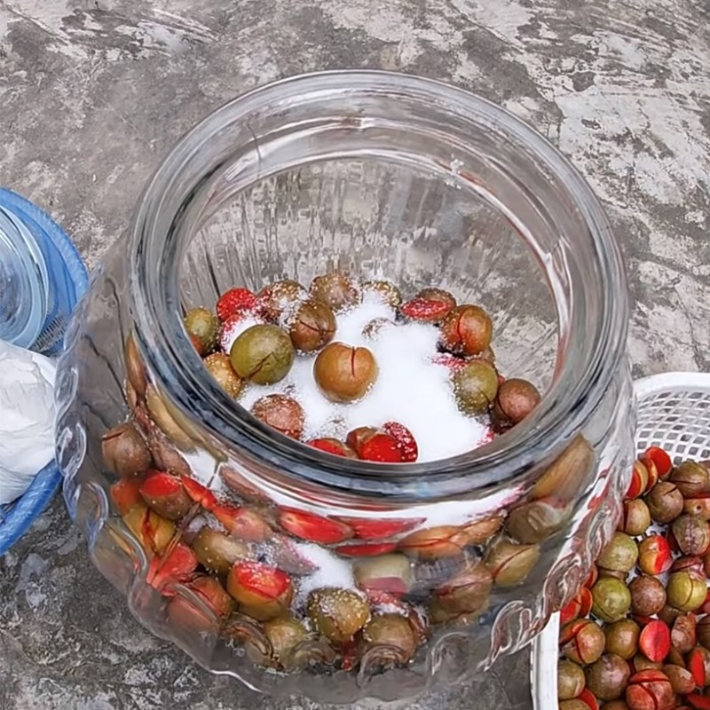 Bước 2 Ngâm rượu mận Rượu mận